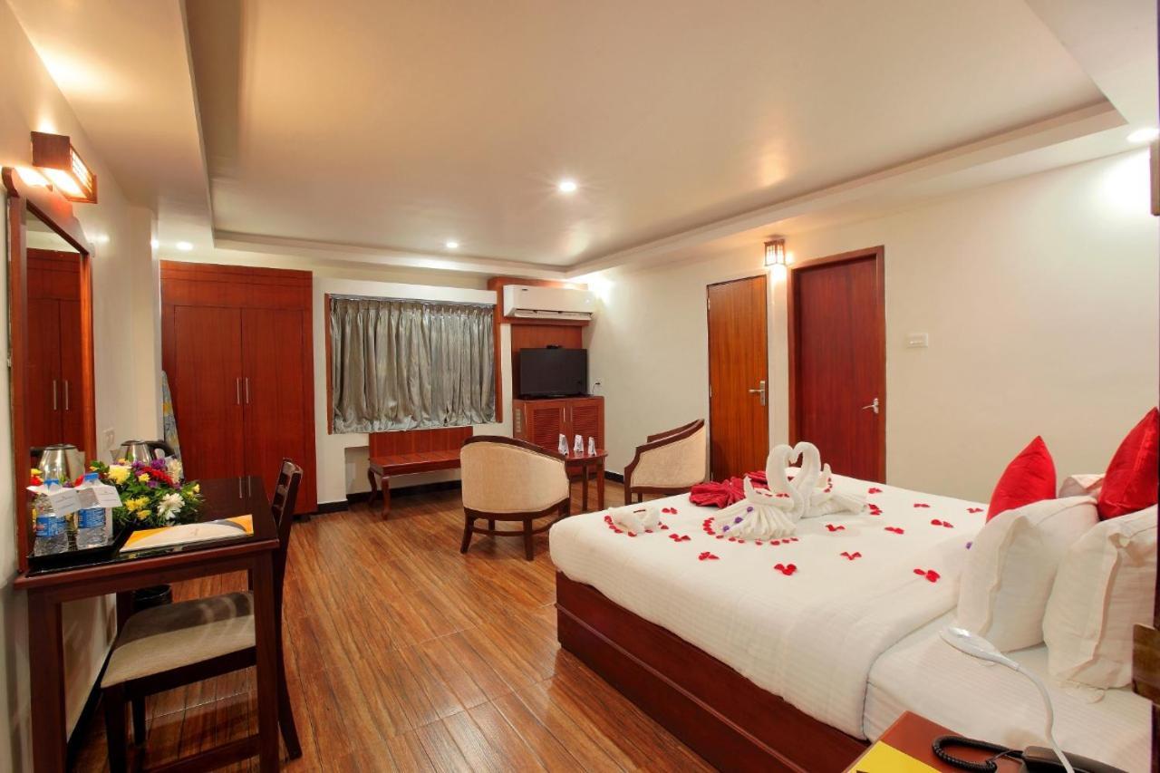 Отель Sreevalsam Residency Kulanada Tamarakulam Экстерьер фото