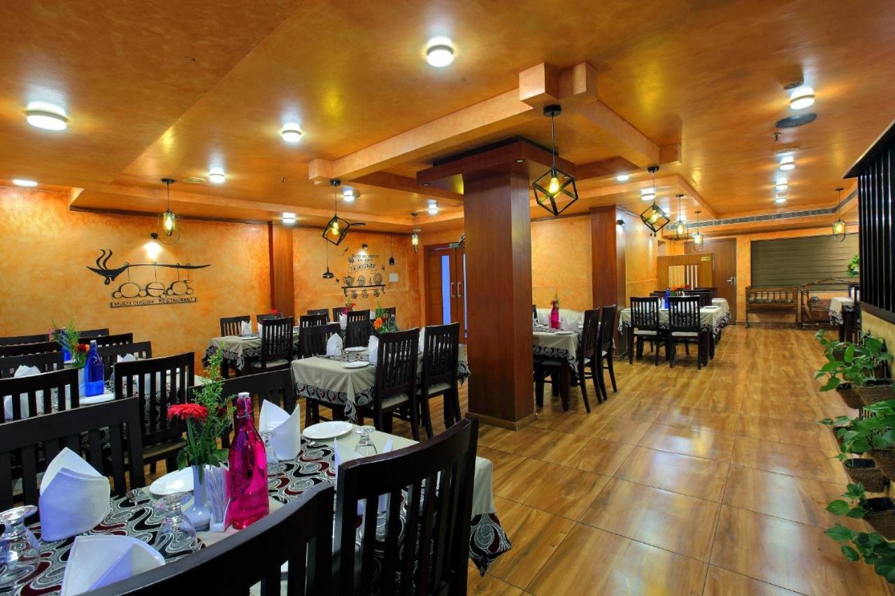 Отель Sreevalsam Residency Kulanada Tamarakulam Экстерьер фото