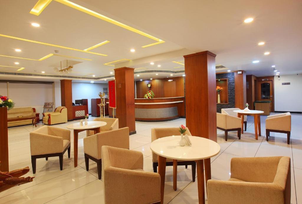 Отель Sreevalsam Residency Kulanada Tamarakulam Экстерьер фото