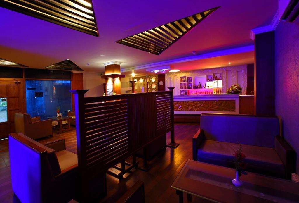 Отель Sreevalsam Residency Kulanada Tamarakulam Экстерьер фото