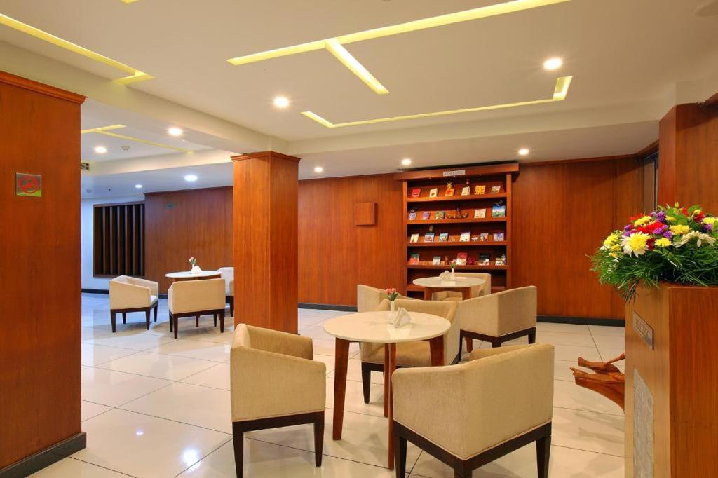 Отель Sreevalsam Residency Kulanada Tamarakulam Экстерьер фото